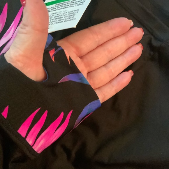 NEW 24 & Ocean swim top/rash guard, 50upf - Picture 5 of 9